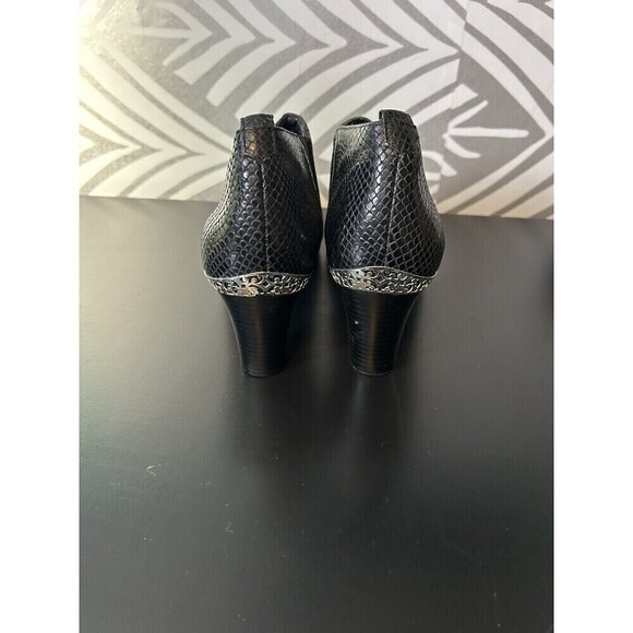 BRIGHTON Women's Trill Black Snakeskin Embellished Heel Booties Size 10 - Picture 6 of 8
